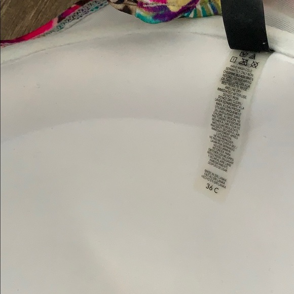 Victoria’s Secret Bandeau ! - Picture 3 of 3